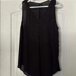 🌺 Black Sleeveless Top